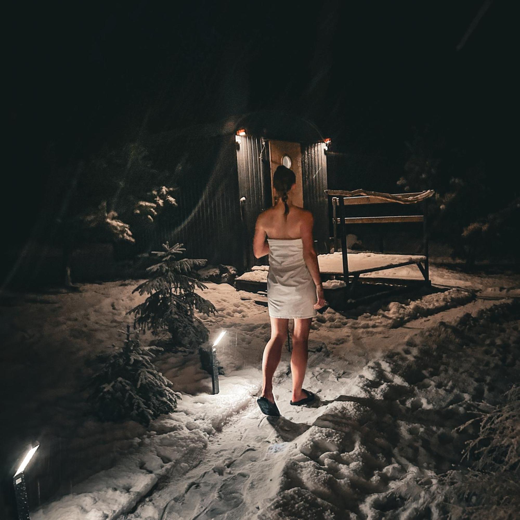 ホテル Statek Blatiny Sněžné エクステリア 写真